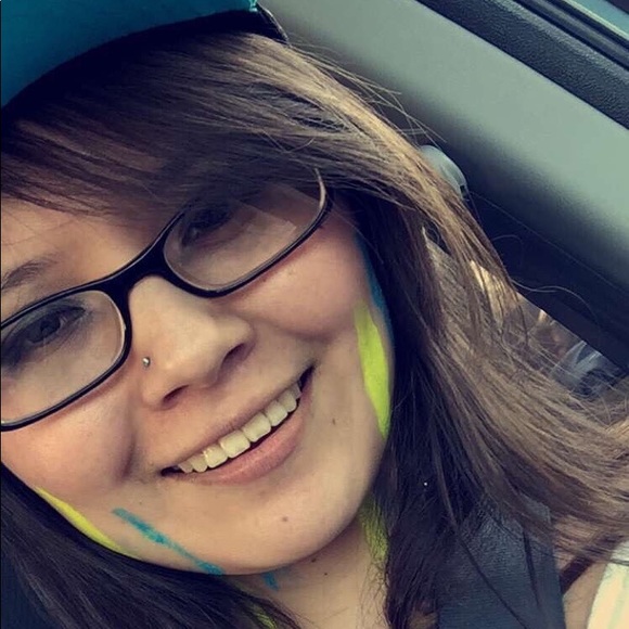 Meet your Posher, Mya - Picture 4 of 5